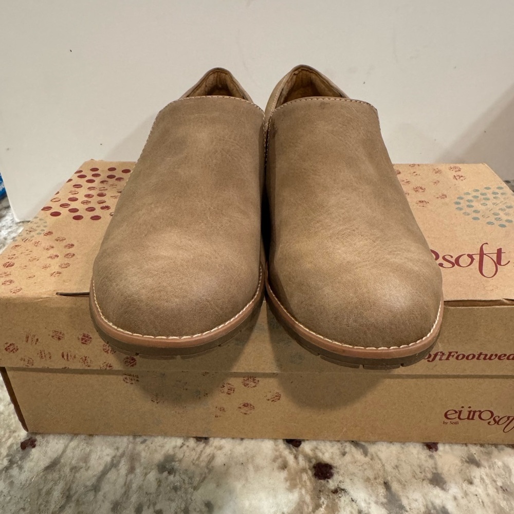 New Euro Soft womens Everett flats size 9.5 tan leather loafers fairycore - Picture 2 of 9